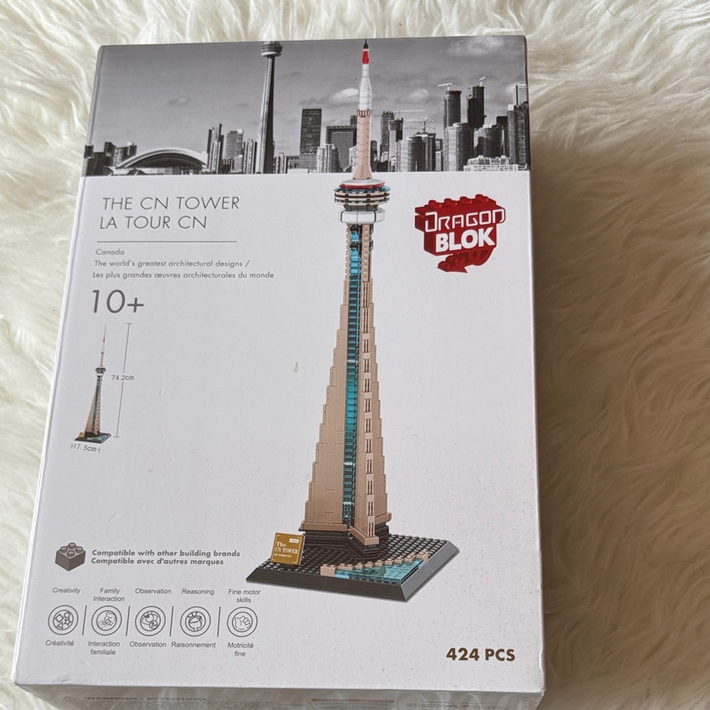 CN Tower Building Set - Tan and Blue